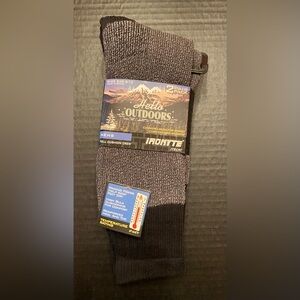 Hello Outdoors 2 Pair Full Cushion Crew Socks Gray Men's 6-12